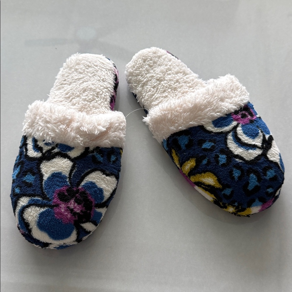 Vera Bradley Fleece Slippers African Violet Small (Size 5-6)